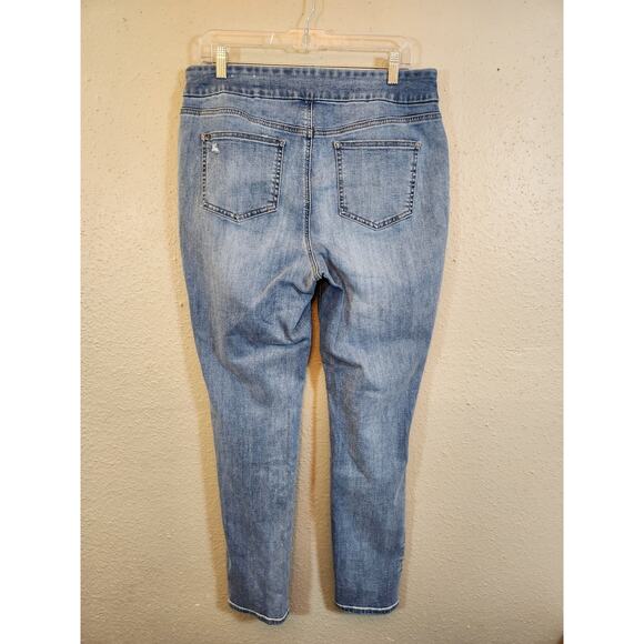 Chico's Women's Blue Destructed Pull-On Ankle Jeggings Jeans Medium Wash Size 10 - Picture 2 of 7